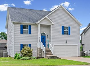 1132 Meachem Dr, Clarksville, TN 37042