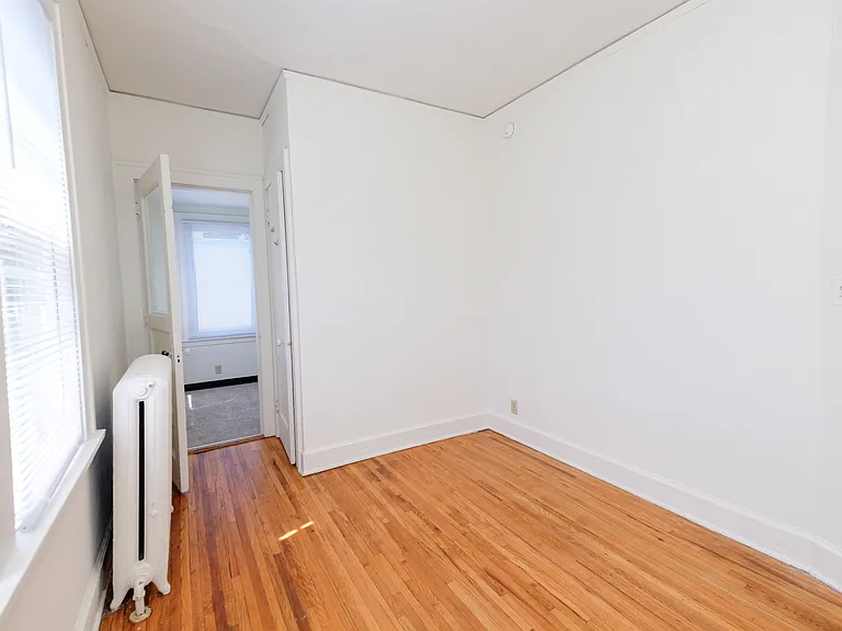 Snelling Villas — Photo 9