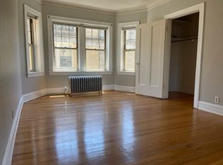 6425 N Richmond St, Chicago, IL 60645