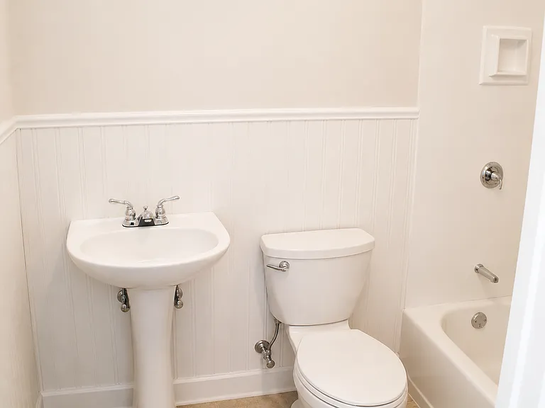 60 Bates Ave #6 — Photo 7
