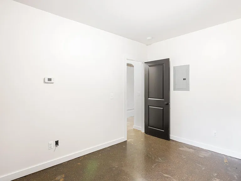 1241 Hubbard St #101 — Photo 6