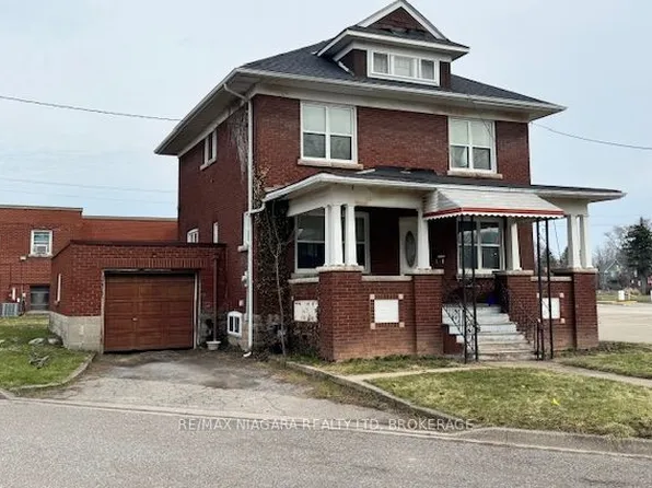 4893 Hunter St, Niagara Falls, ON L2G 3M8