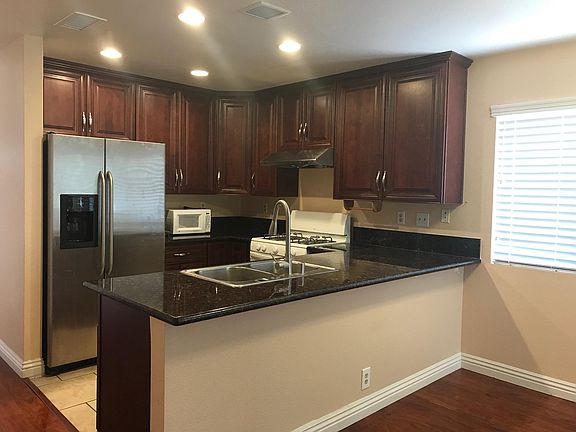 3rd image of 4649 Winfield Dr