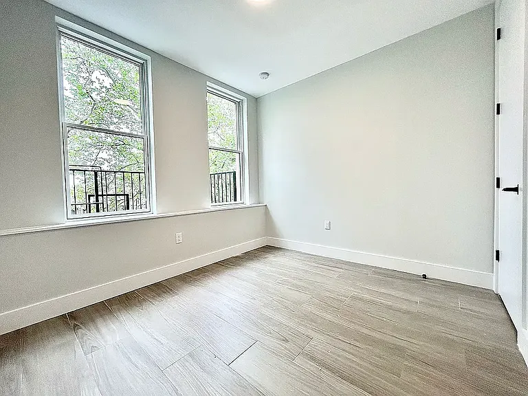 222 E 53rd St #2 — Photo 5