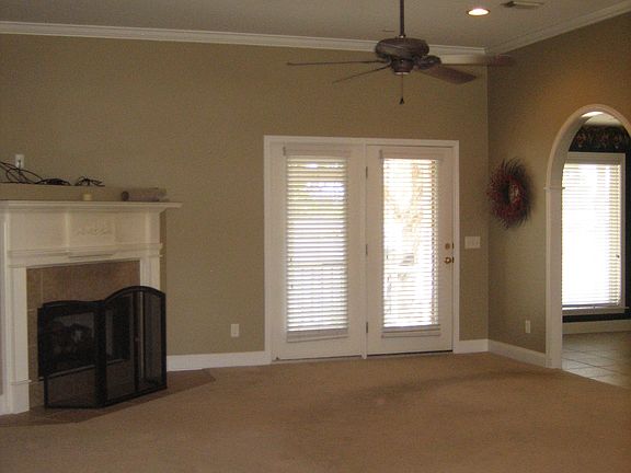 4th image of 1411 Plantation Ln