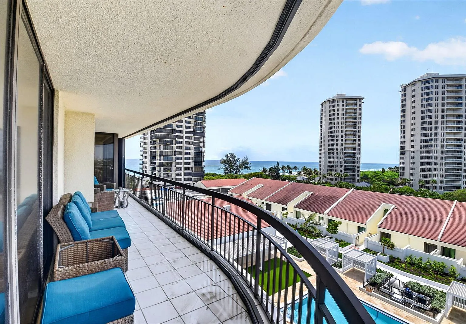 4100 N Ocean Dr — Photo 2