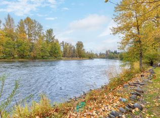 20055 Highway 62 Unit 36, Shady Cove, OR 97539