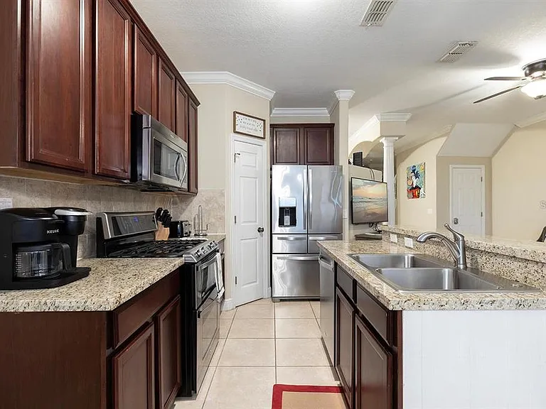 7596 Assembly Ln — Photo 3