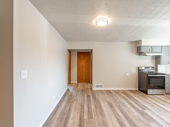 5th image of 4210 N Stevens St #2
