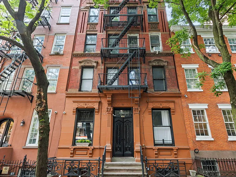 44 Perry St #3W — Photo 10