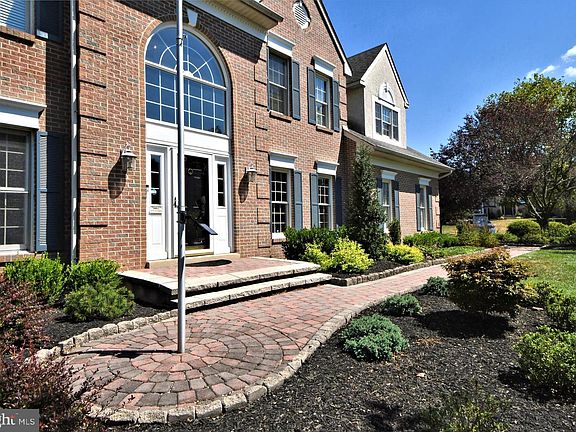4th image of 100 Virginia Ct