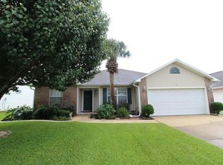45 Kathleen Dr, Mary Esther, FL 32569