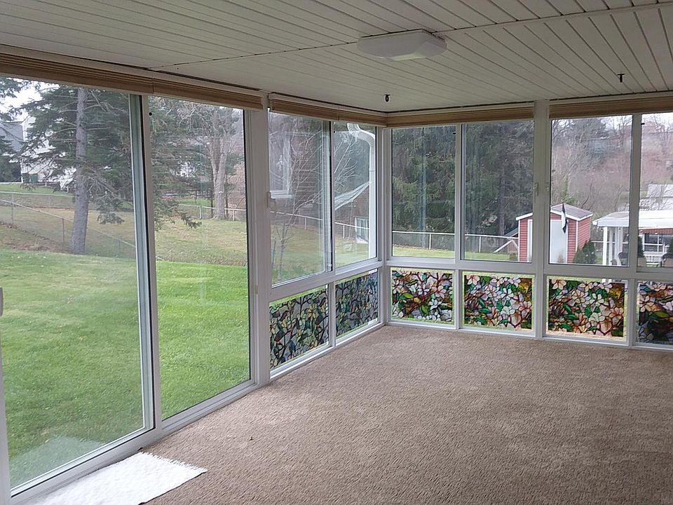 2nd image of 9 Essex Dr