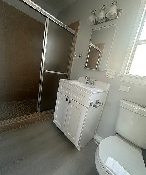 8811 S Budlong Ave — Photo 13