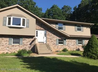 383 Upper Ridge Dr, Effort, PA 18330