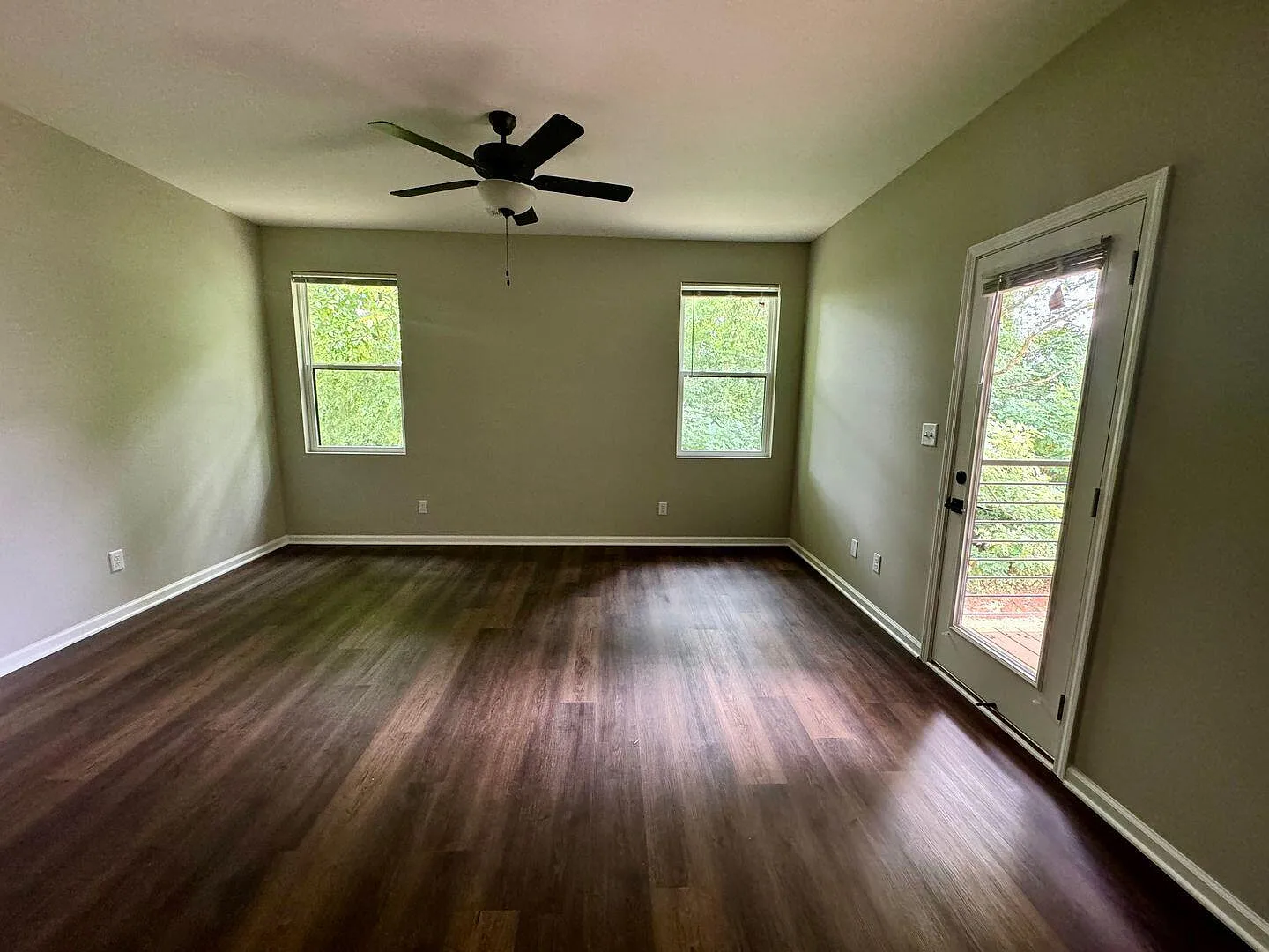 1 bed, 1.0 bath, 857 sqft, $1,355 — Photo 4