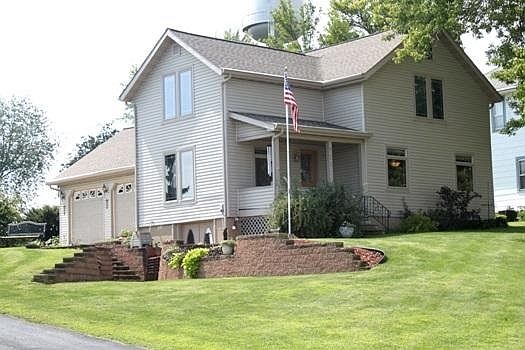 1st image of 122 E Winnebago St