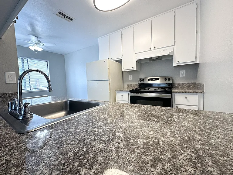 Riverfront Apartments — Photo 16