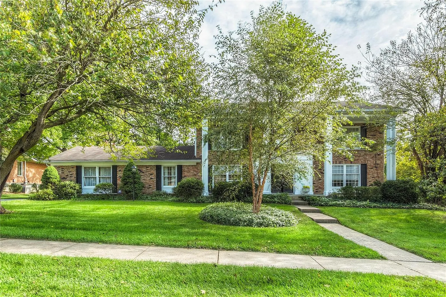 214 Greentrails Dr N photo 1