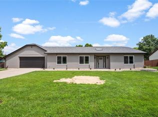 210 Evergreen Dr, O'Fallon, IL 62269