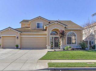 1048 Longfellow Dr, Salinas, CA 93906