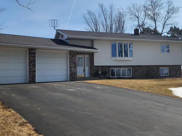 1679 100th St, New Richmond, WI 54017