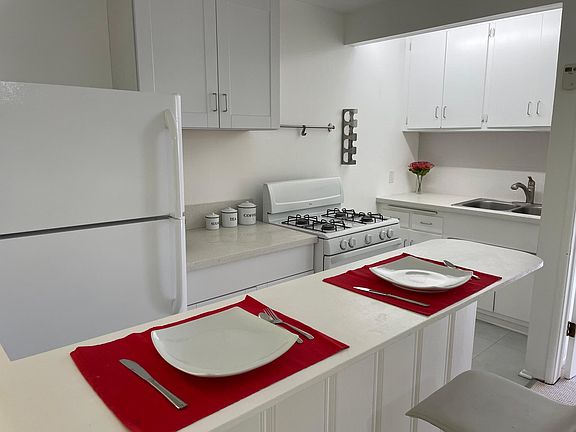 5th image of 1453 S Westgate Ave APT 7