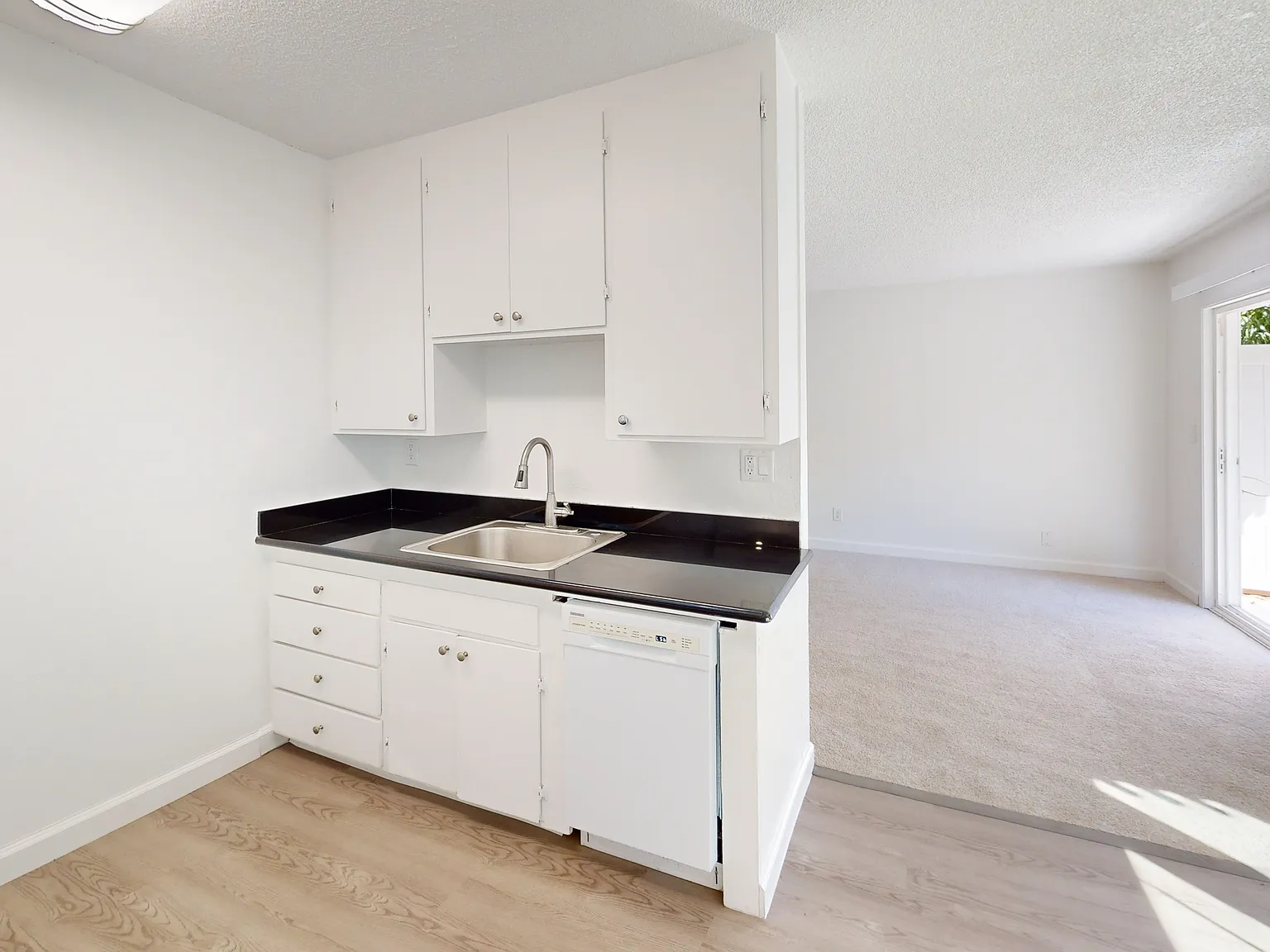 Comfortable 1BR in Novato | Parking Included | Pet Friendly — Photo 4
