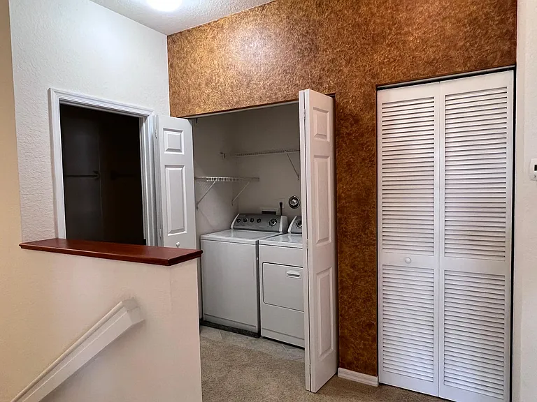 1551 SE Wilshire Pl — Photo 6