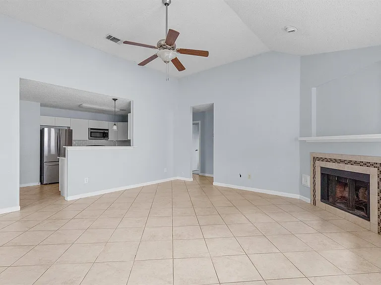 606 David Curry Dr — Photo 3