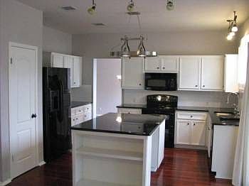 4th image of 113 Deerhorn Ct