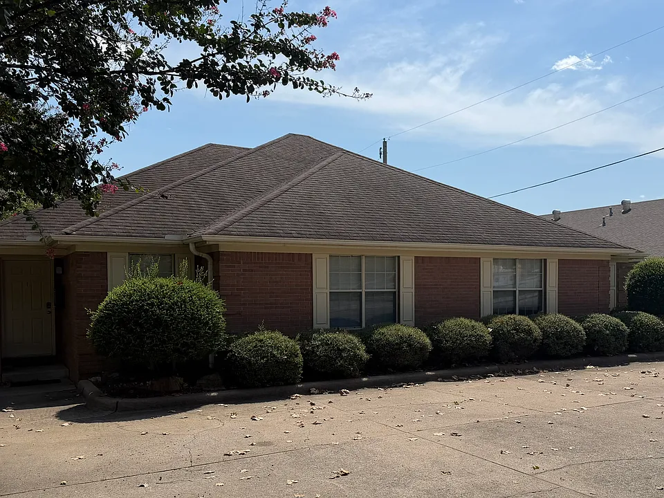 2823 College Ave #2