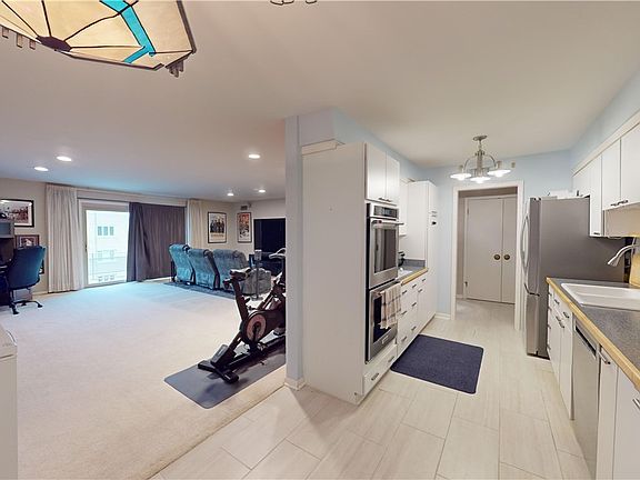 5th image of 22655 Chagrin Blvd APT 414
