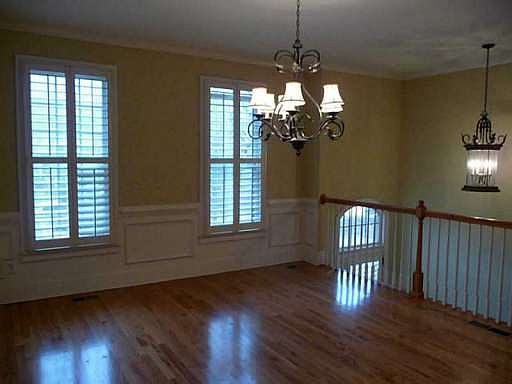 3rd image of 3002 Gaston Cir SE