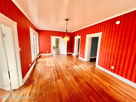 12th image of this home