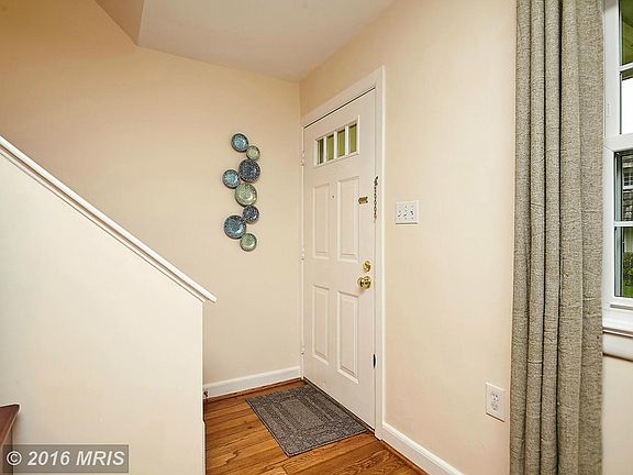 3rd image of 437 Hampton Ct #134
