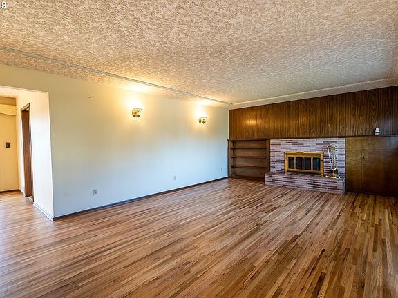 5th image of 2904 NE 48th St