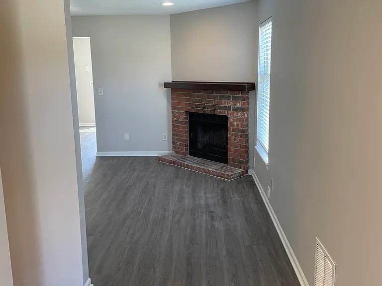 5623 NW 66th Ter #5623 — Photo 2