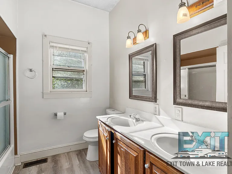 440 Thompson St — Photo 14