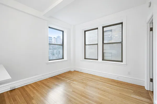 Rented by SERHANT. | media 10