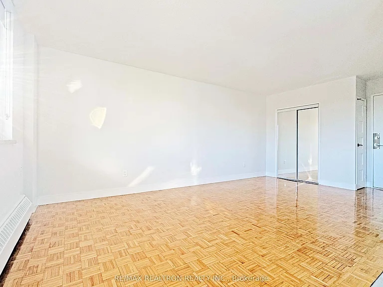 276 Saint George St #702 — Photo 5