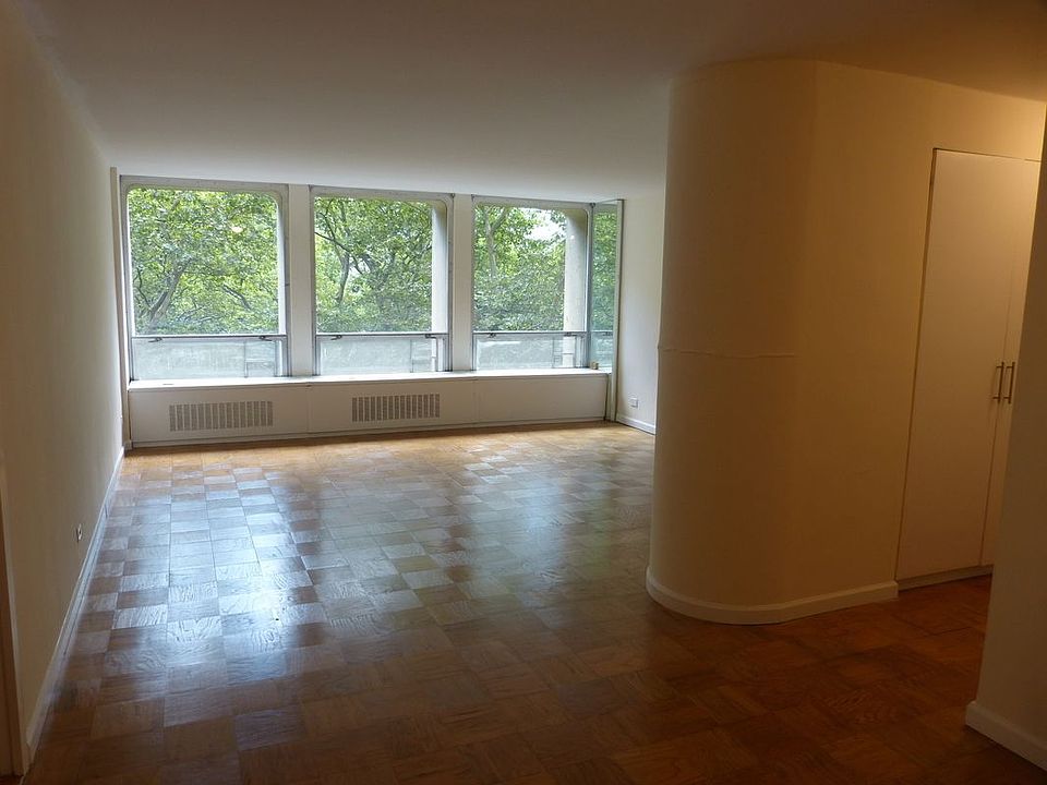 1st image of 300 E 33rd St #B