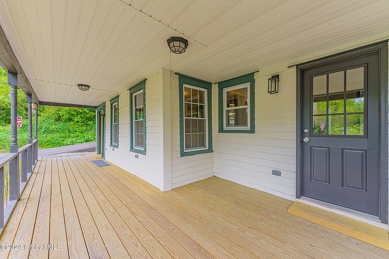 3rd image of 22 Washington Avenue