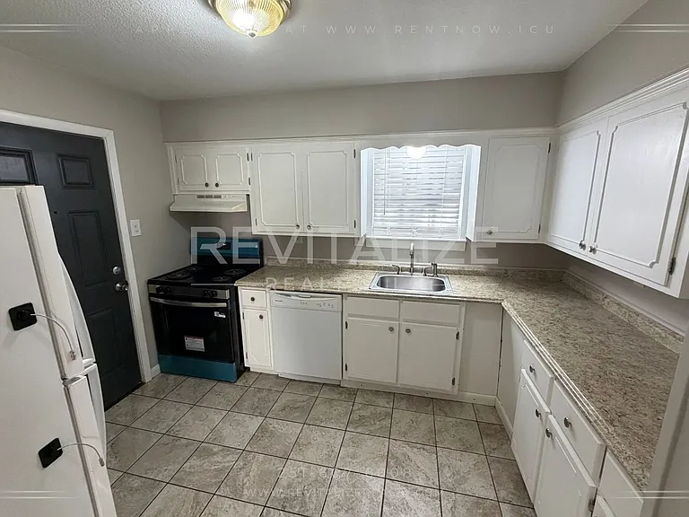 1504 Dauphin St #6 — Photo 20