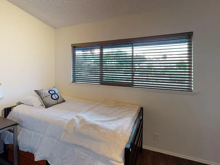 831 Cliff Dr — Photo 35