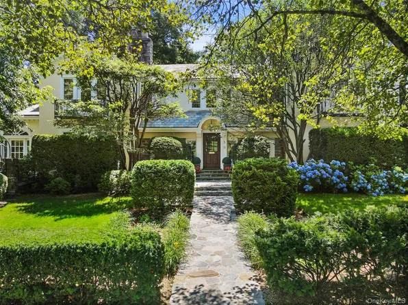 49 Moore Road, Bronxville, NY 10708