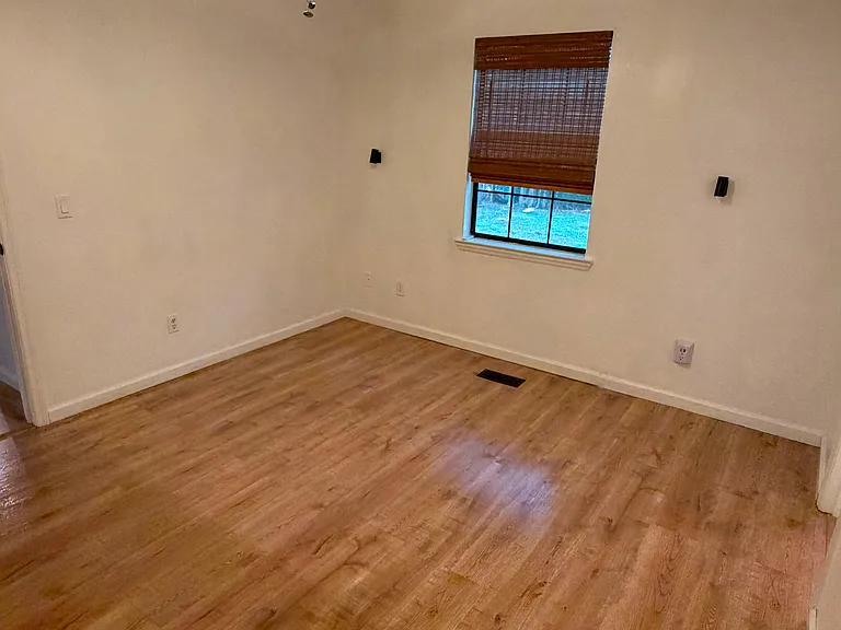 5105 Hunter Village Dr — Photo 16