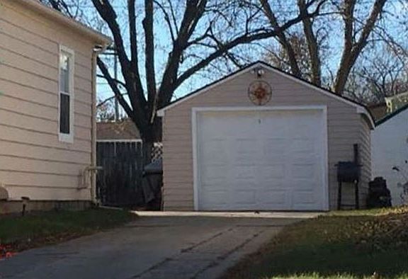 4th image of 915 Valley Ave