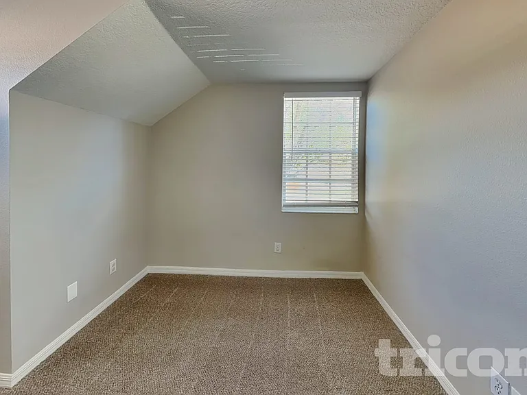 14926 Deer Meadow Dr — Photo 13