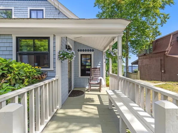 13 Pine Blf, Lakeville, MA 02347